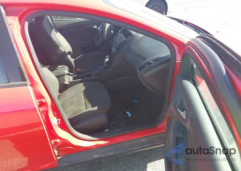 2016 Ford Focus Se z USA, uszkodzony, nr VIN 1FADP3K28GL263848